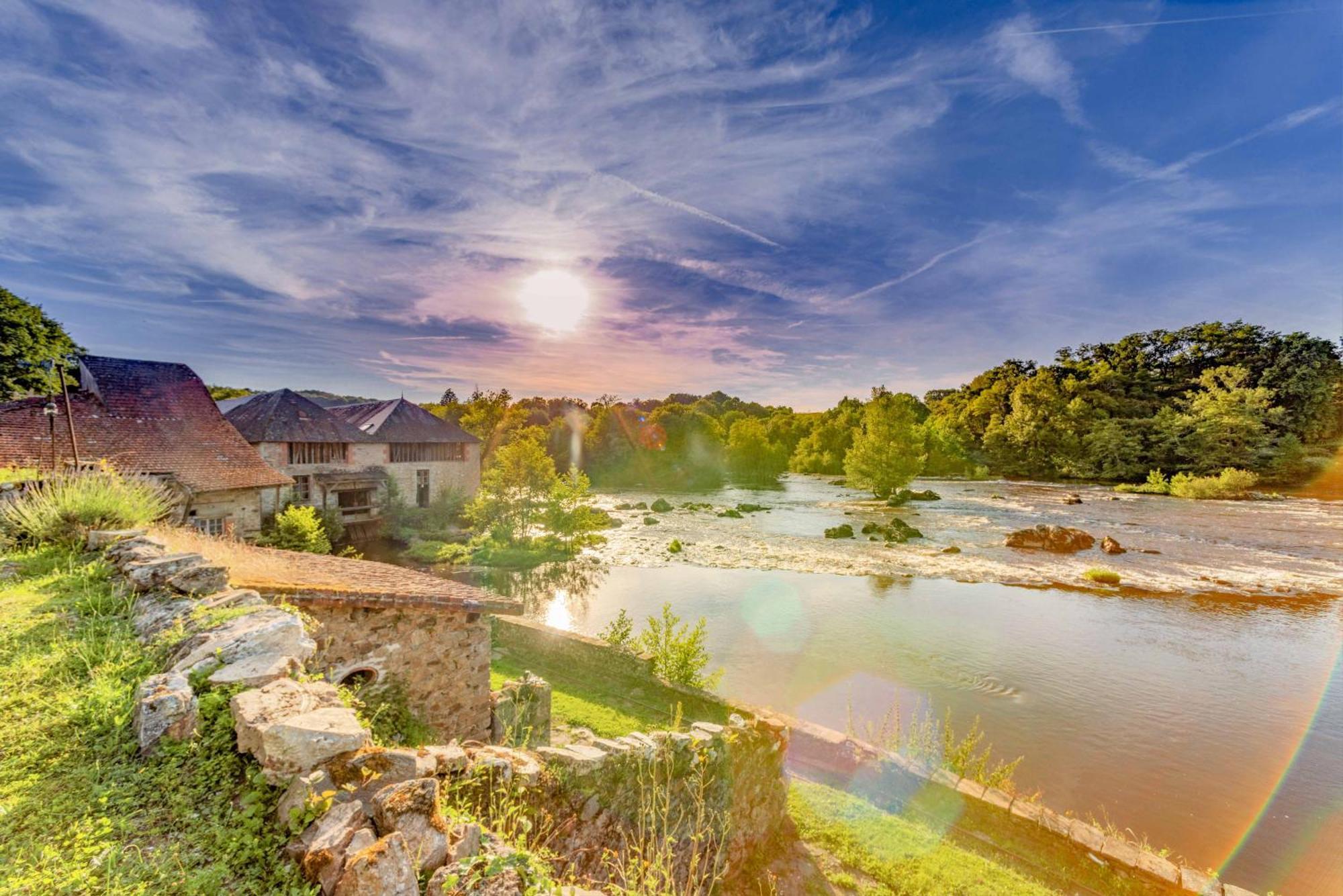 Вилла Moulin Du Daumail Saint-Priest-sous-Aixe Экстерьер фото